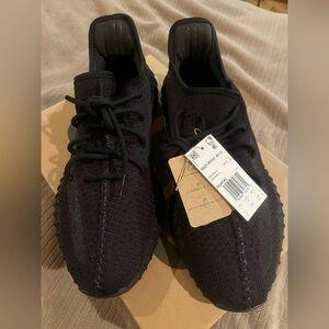 NEW Yeezy Boost 350 V2 onyx size 12